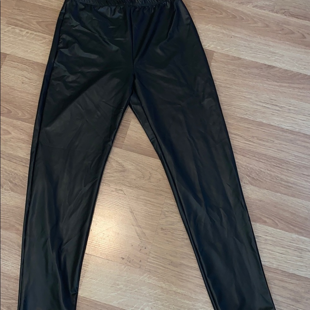 Latex/faux leather leggings